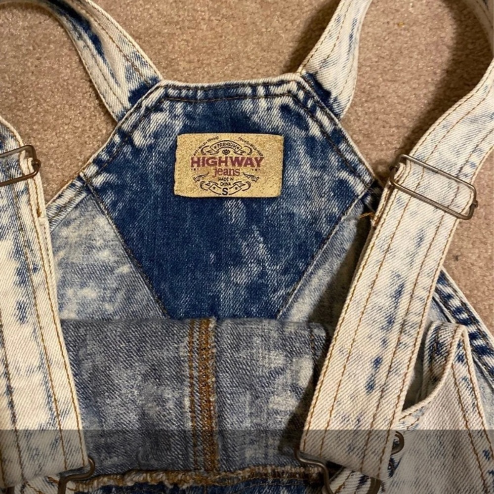 VINTAGE OVERALL SHORTS- size small - Picture 5 of 6